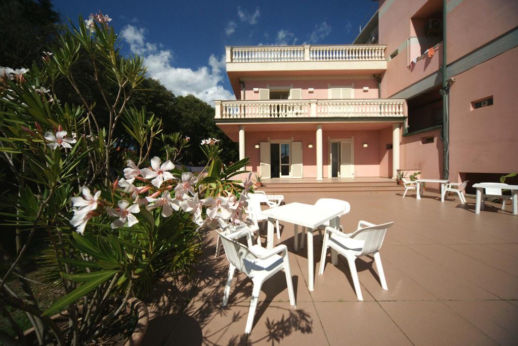 Hotel Happy Марина ди Пиетрасанта Екстериор снимка