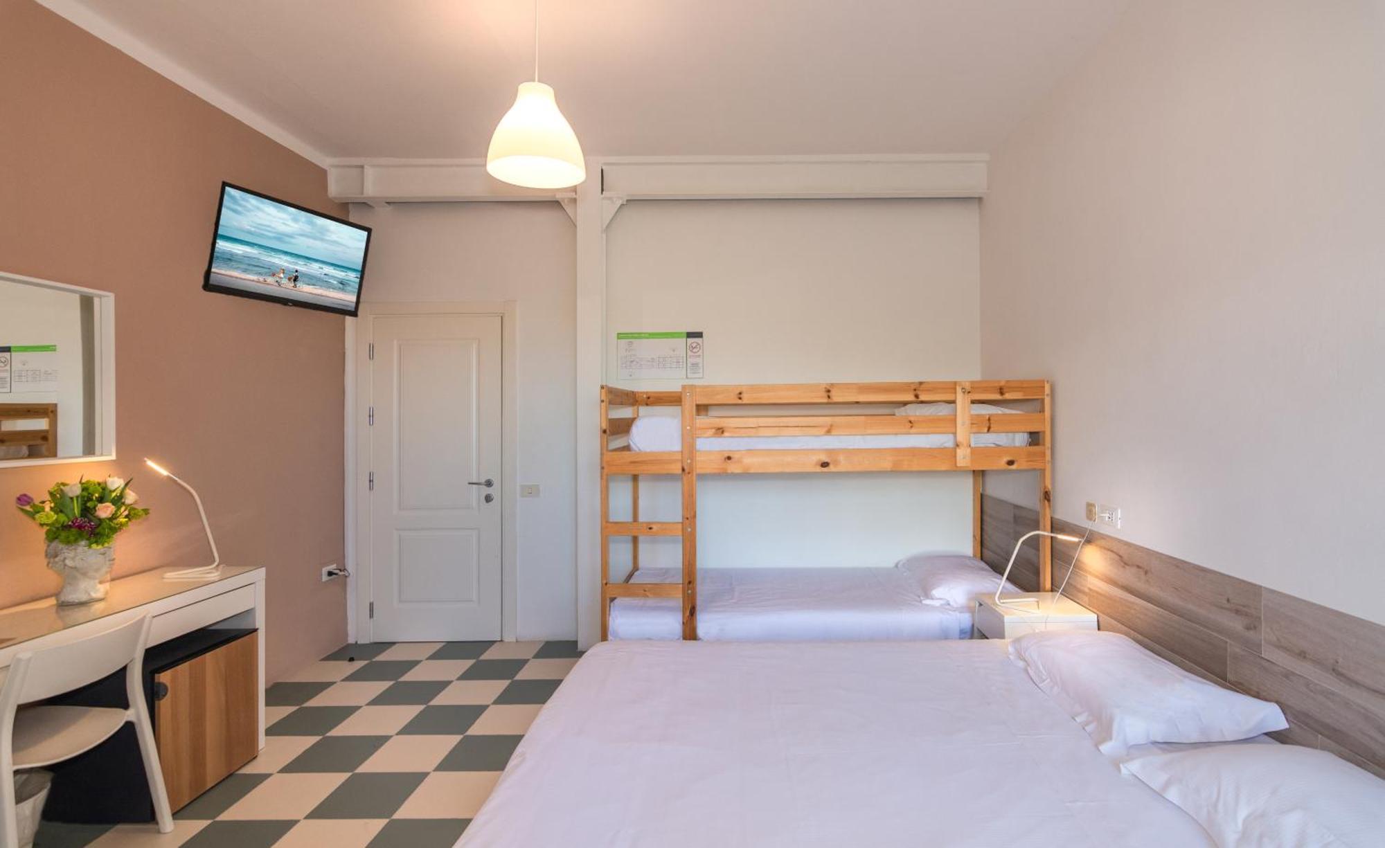 Hotel Happy Марина ди Пиетрасанта Екстериор снимка