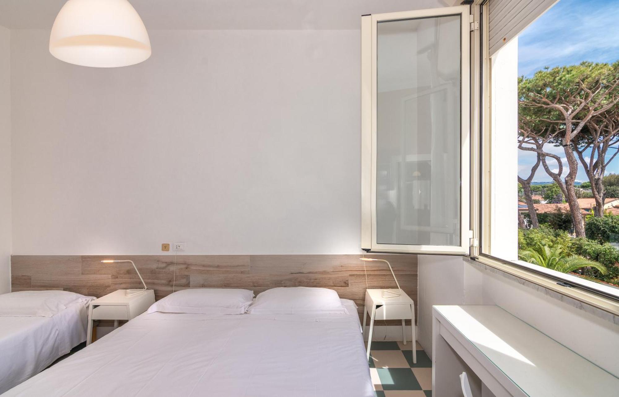 Hotel Happy Марина ди Пиетрасанта Екстериор снимка