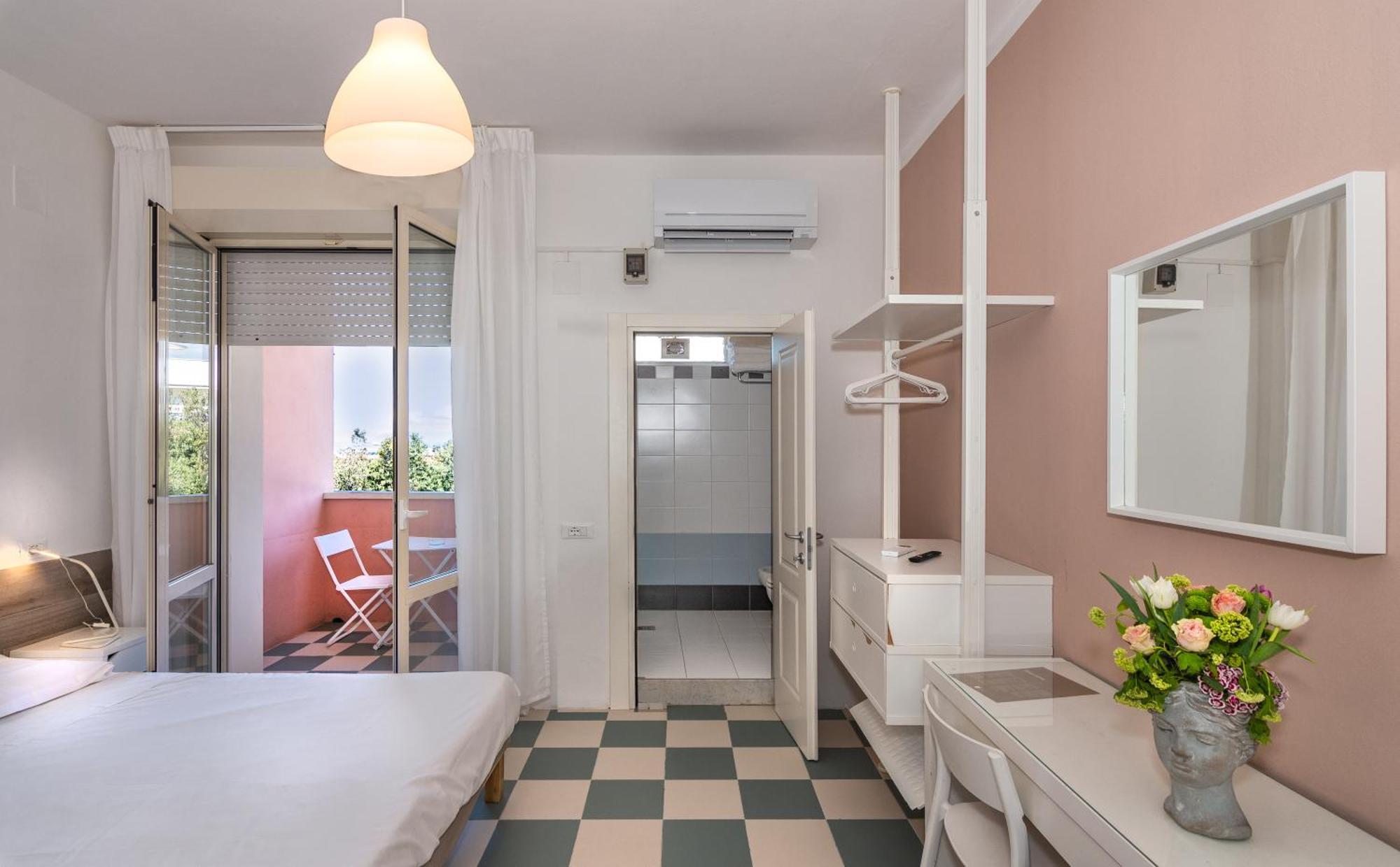 Hotel Happy Марина ди Пиетрасанта Екстериор снимка