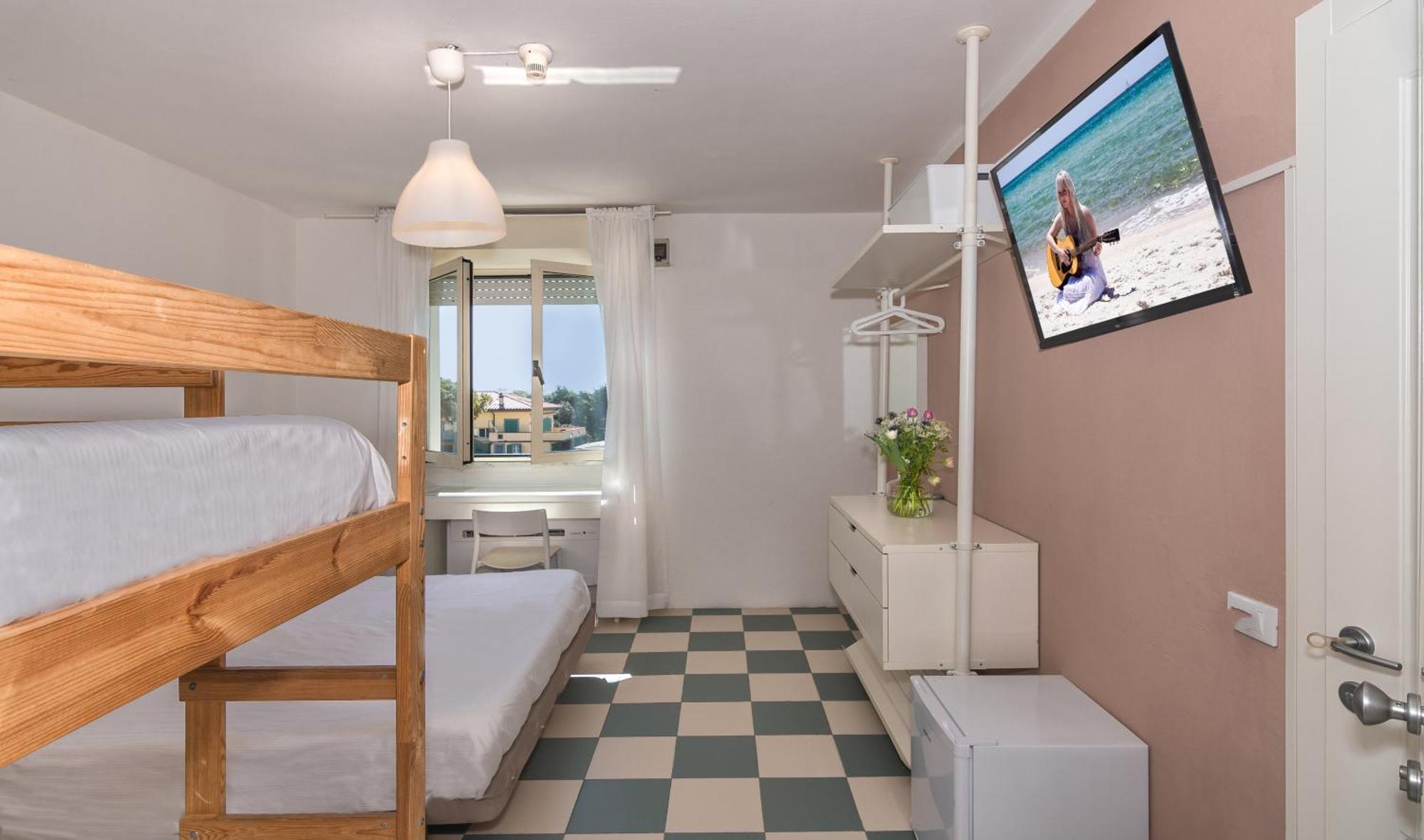 Hotel Happy Марина ди Пиетрасанта Екстериор снимка