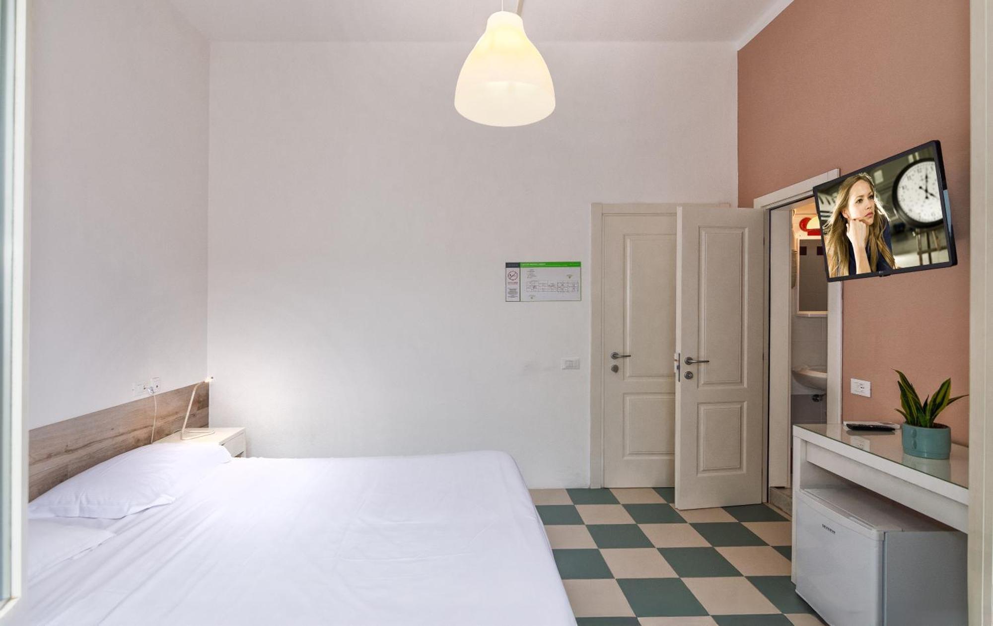 Hotel Happy Марина ди Пиетрасанта Екстериор снимка