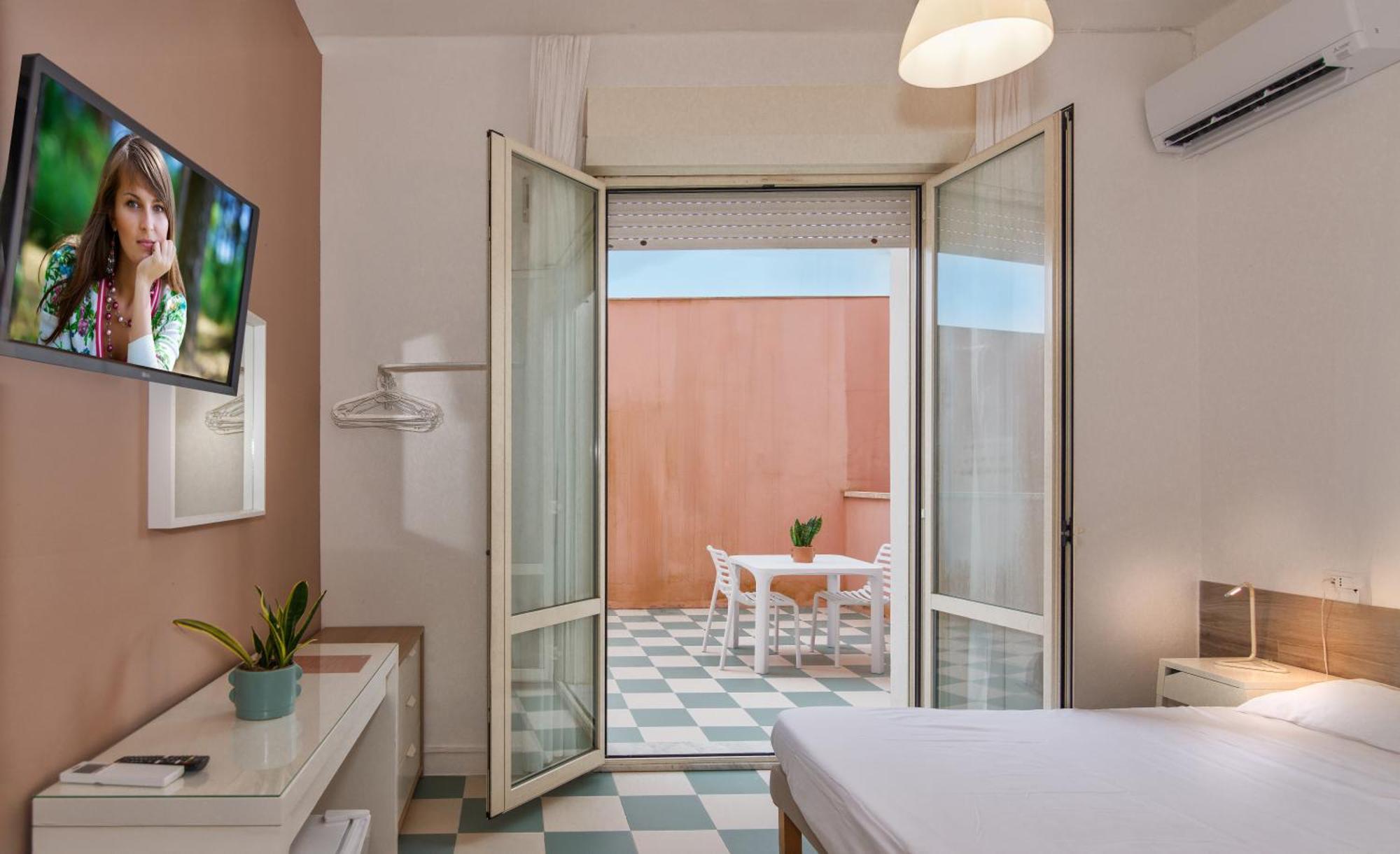 Hotel Happy Марина ди Пиетрасанта Екстериор снимка