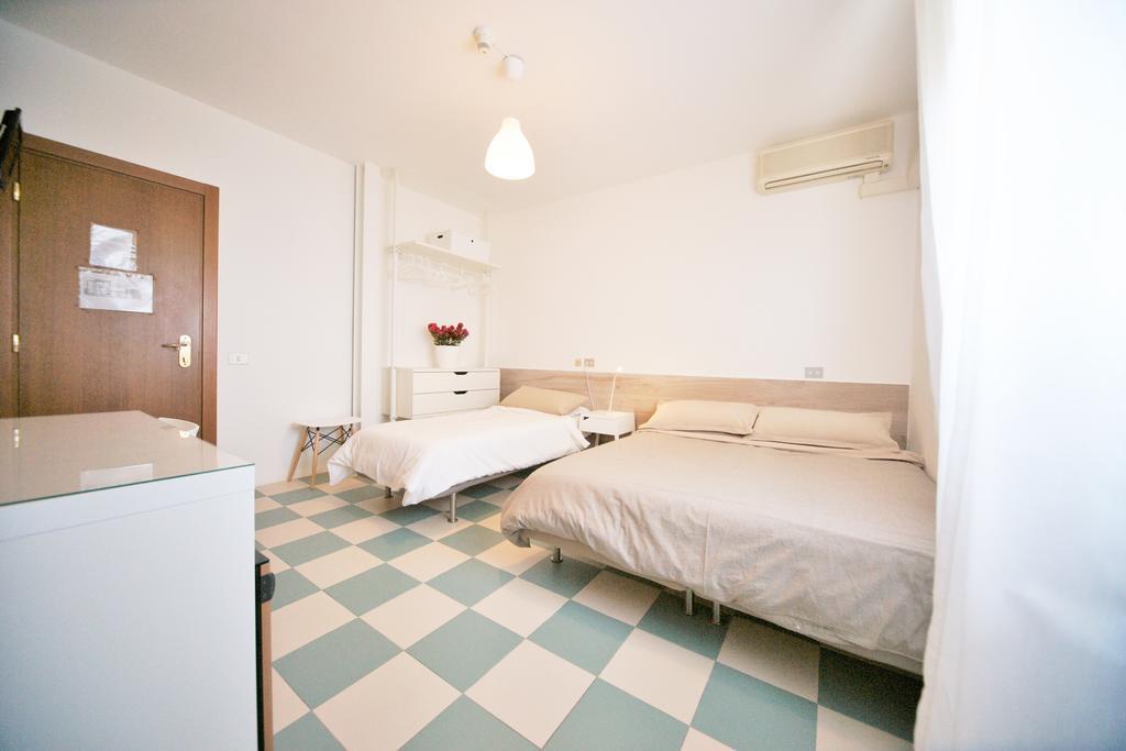 Hotel Happy Марина ди Пиетрасанта Екстериор снимка