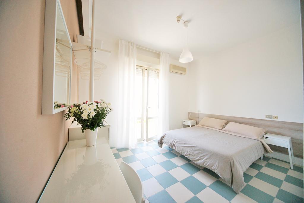 Hotel Happy Марина ди Пиетрасанта Екстериор снимка