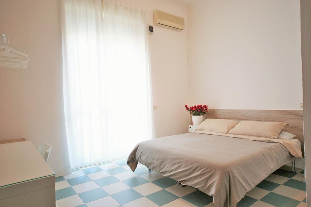 Hotel Happy Марина ди Пиетрасанта Екстериор снимка